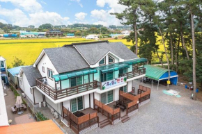 Taean Mongsanpo Huerim Pension